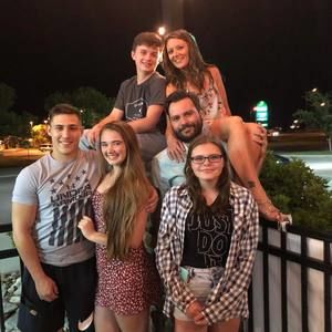 Meet your Posher, Ashton a